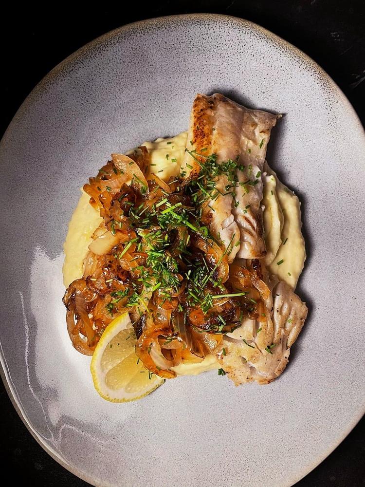 Seibiff med potet og sellerirotpure