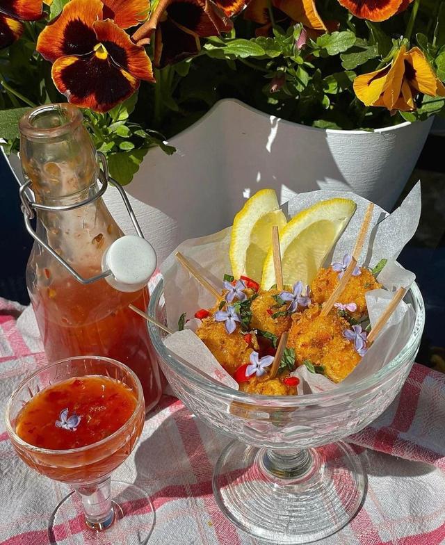 Sprø mozzarella kuler med sur søt chili saus