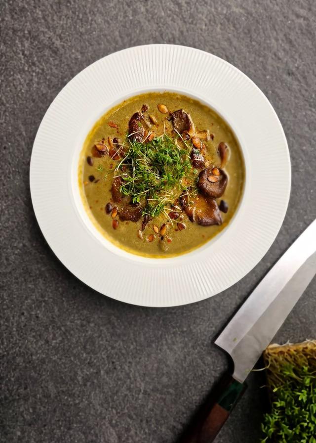 sopp og spinat suppe