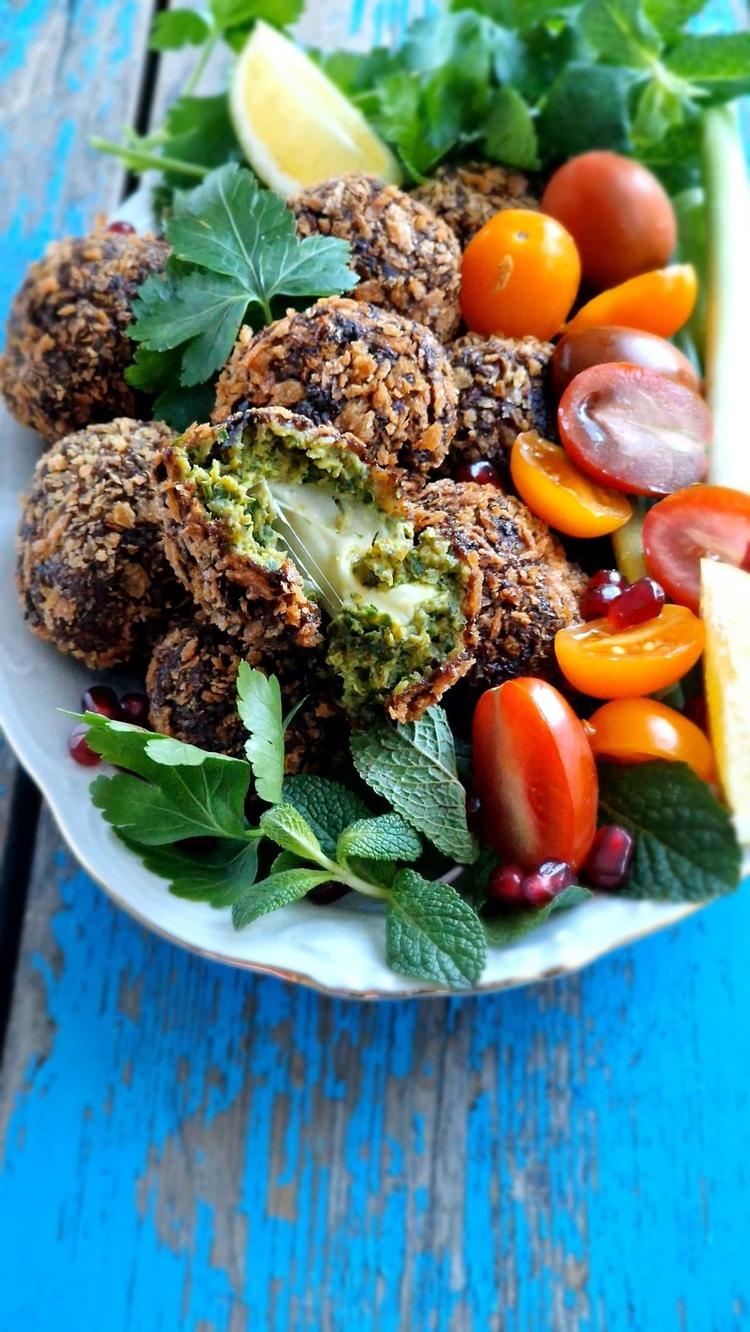 Sprø aubergineboller fylt med mozzarella