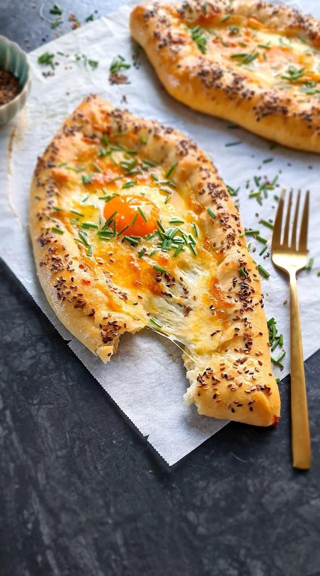 Khachapuri - Georgisk ostebrød