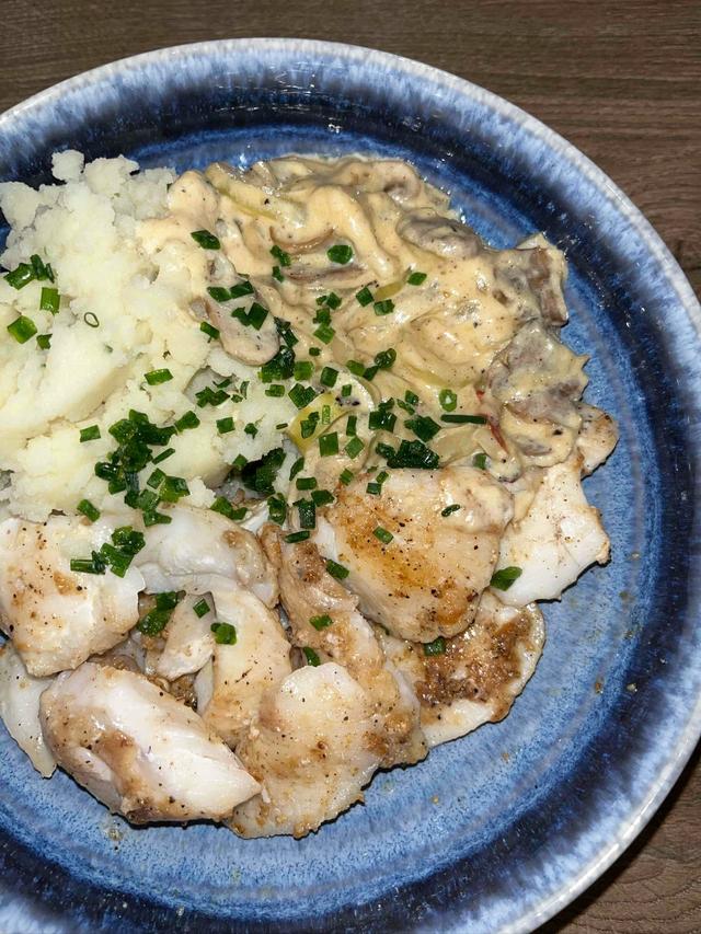 Skreikjaker med soppstuing og potetmos