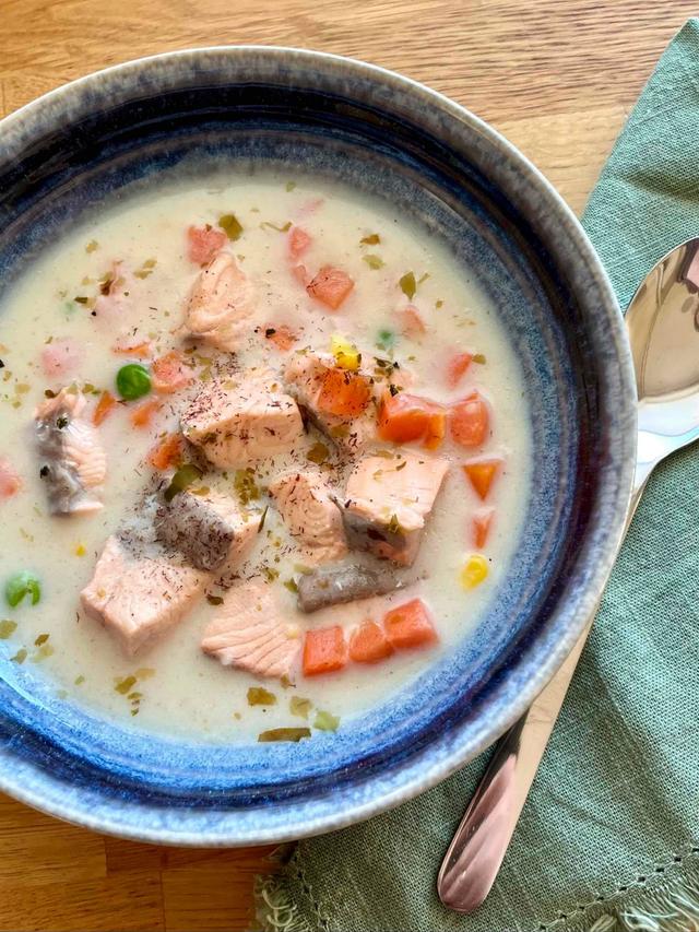 Fiskesuppe med laks og tare