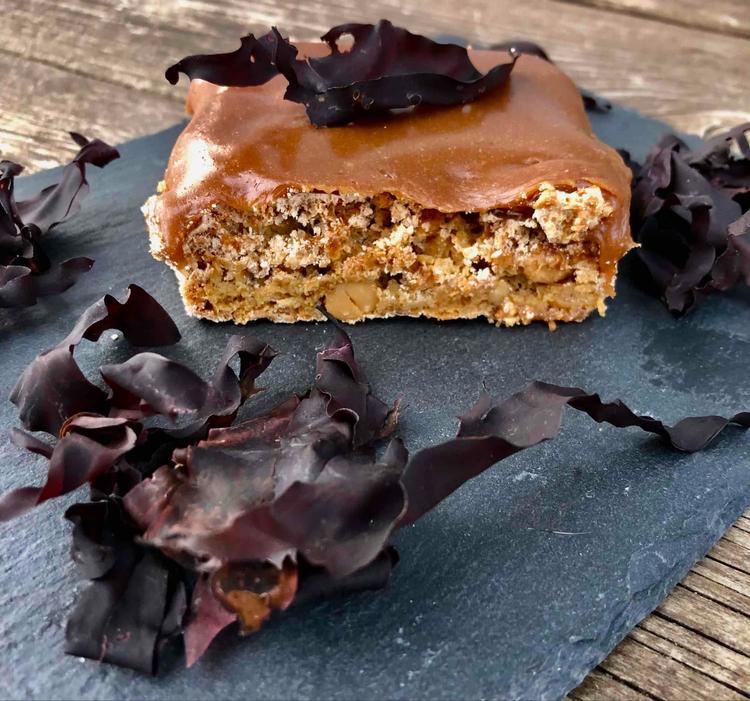 Snickerskake med søl!