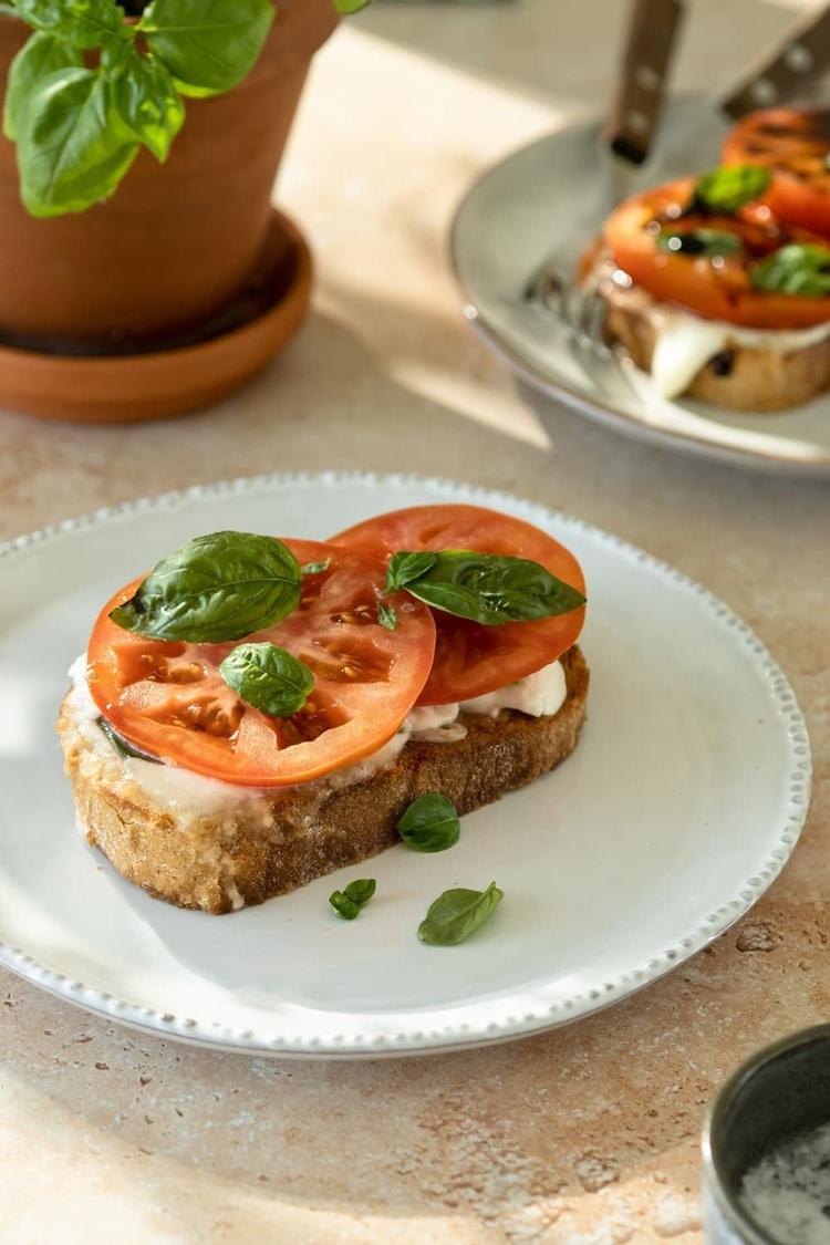 Caprese hvitløkstoast