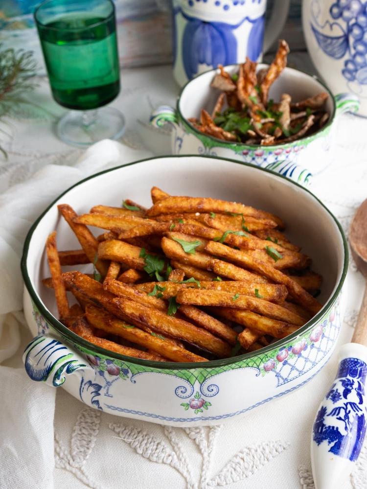 Crispy pommes frites og potetskrellchips!