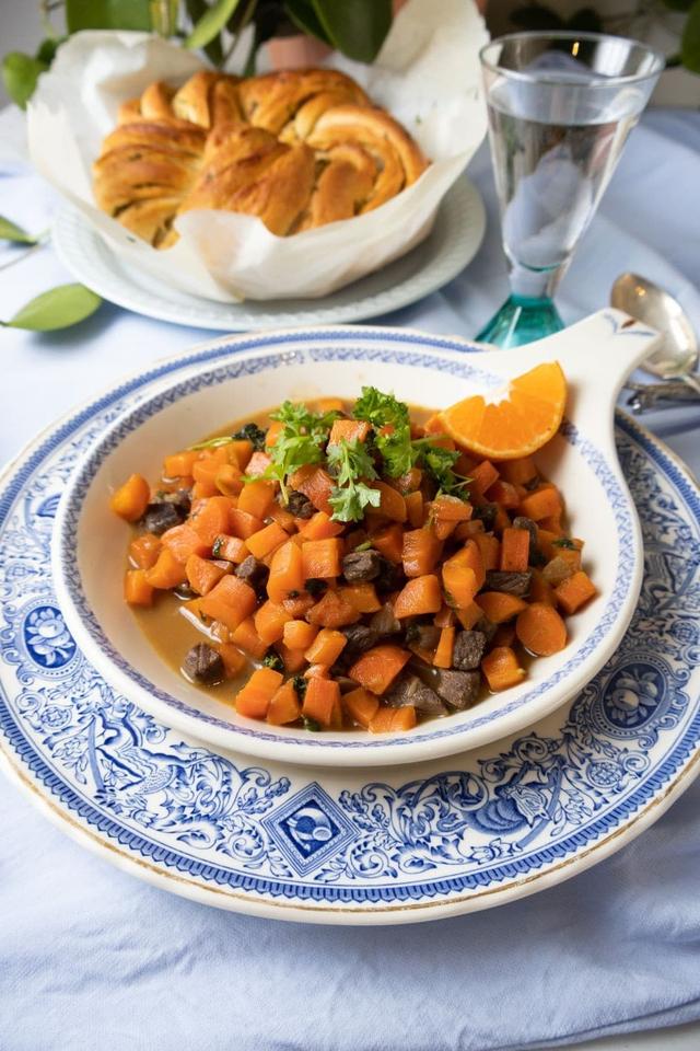 The Best Carrot Casserole – with Steak and Clementine, Served with Homemade Garlic Bread