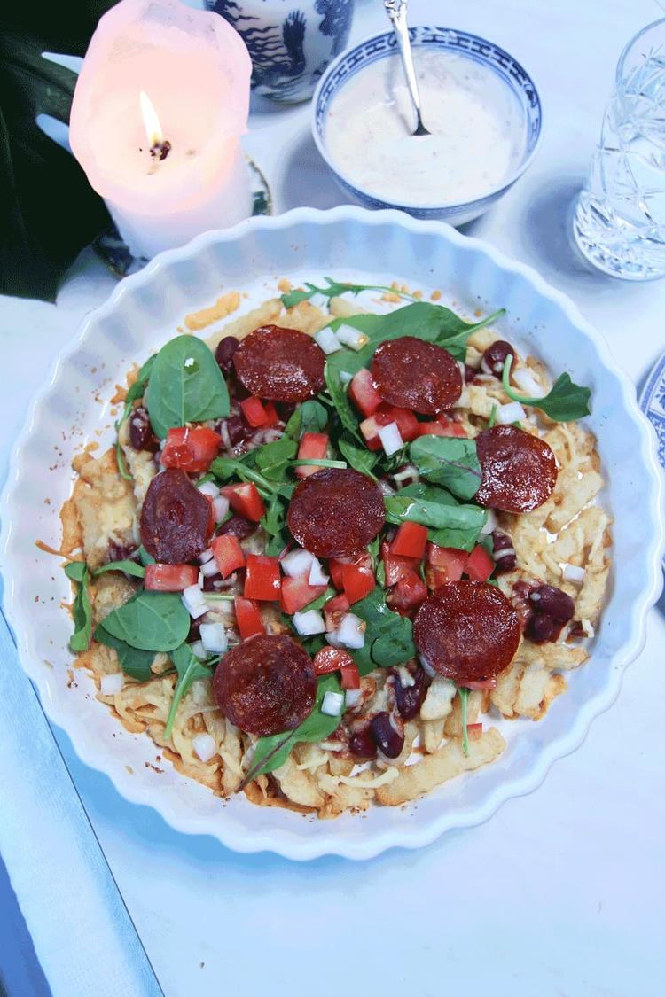 Chili cheese fries med crispy pepperoni!