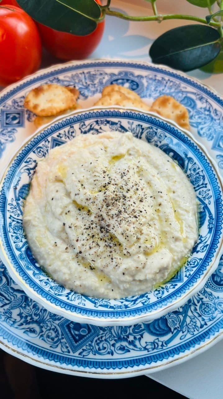 Silky hummus