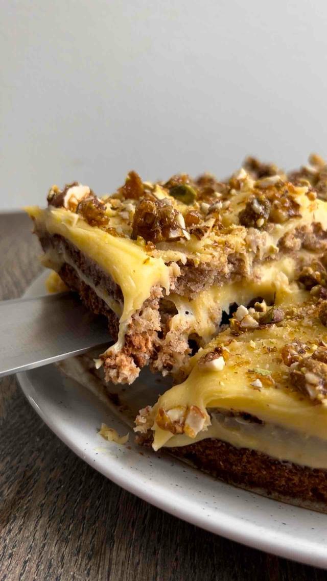 Dobbel suksessterte med karamelliserte nøtter