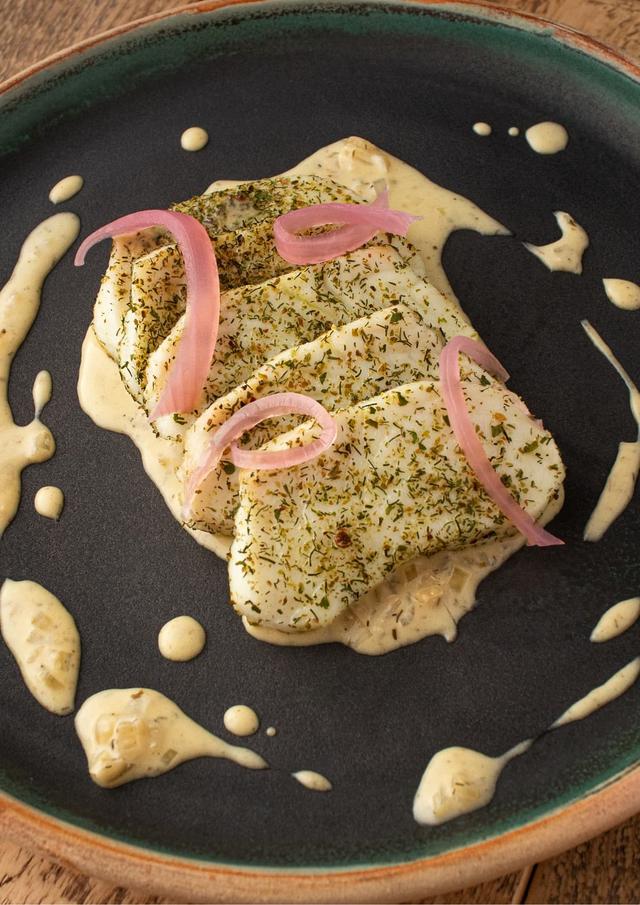 Bakt torsk med hvitvinsaus