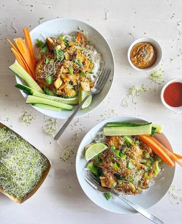 Rice Noodles with Peanut Sauce
