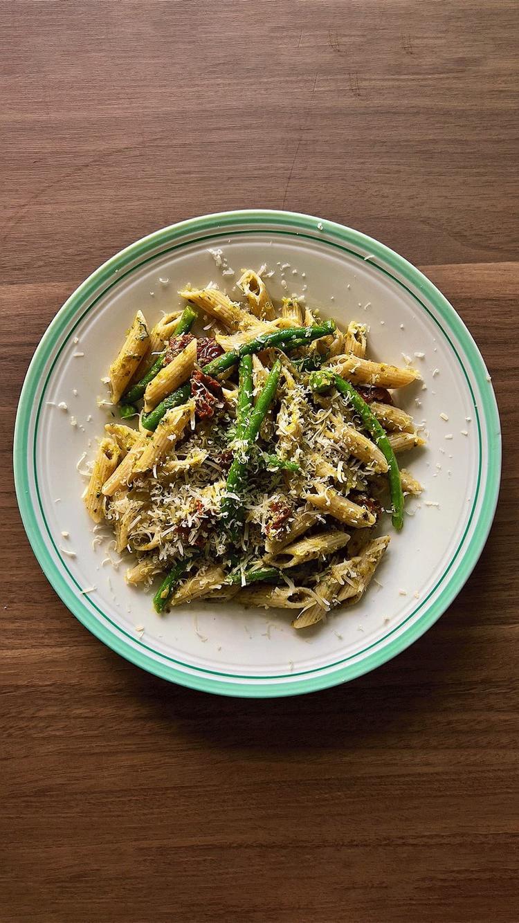 Vegan Penne with green pesto