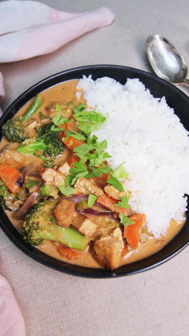 Red curry med tofu