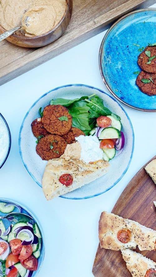 Linsekofta med focaccia og salat