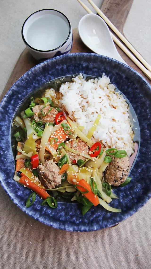 Rice Soup with Spicy Pork Meatballs