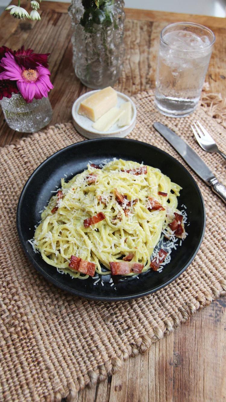 Avokado carbonara