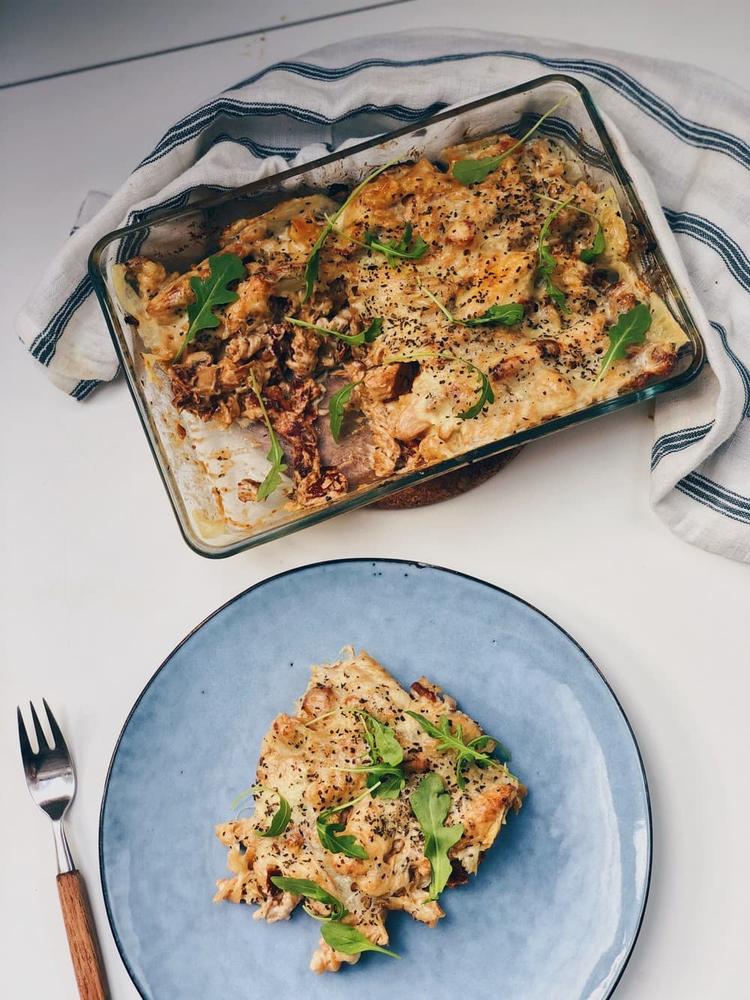 Grateng av kremet kylling