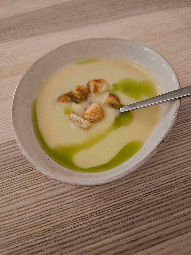 Potet- og purreløksuppe
