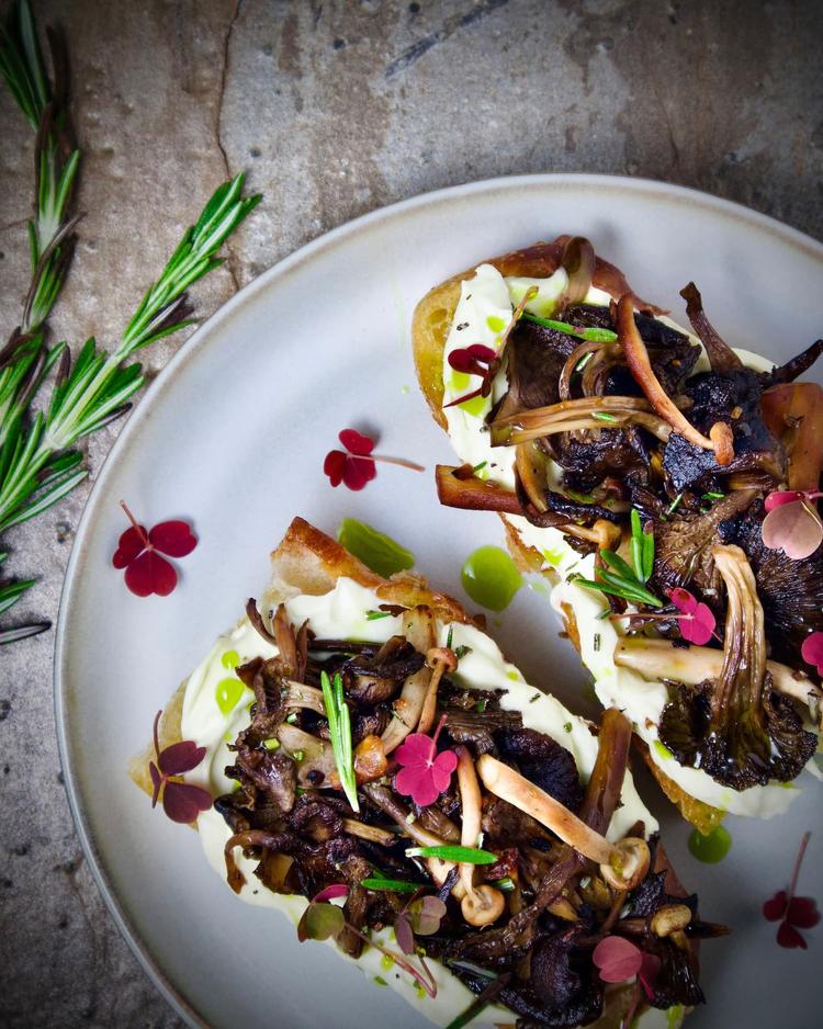 Soppblings med luftig ostekrem og rosmarin