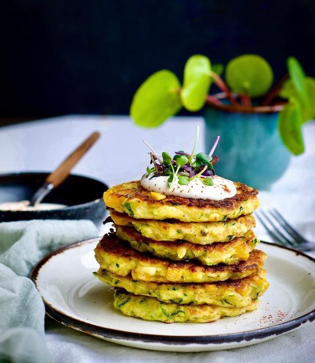 Squash- og maisfritters