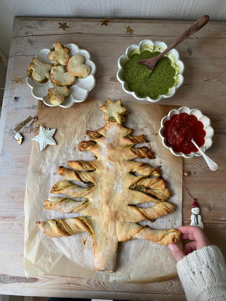 Pesto Pizza, but make it into a tree