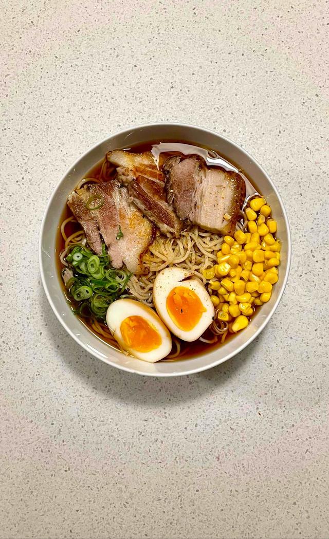 Shoyu Ramen med Ribberester