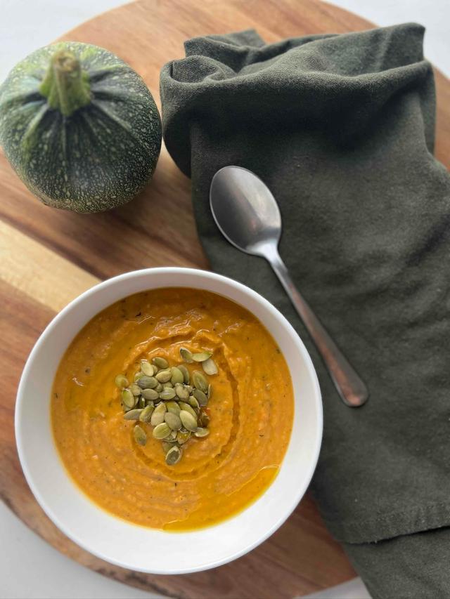 Suppe med søtpotet, squash og gresskar