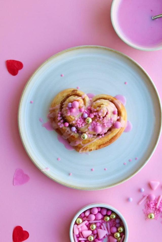 Heart Shaped Cinnamon Buns