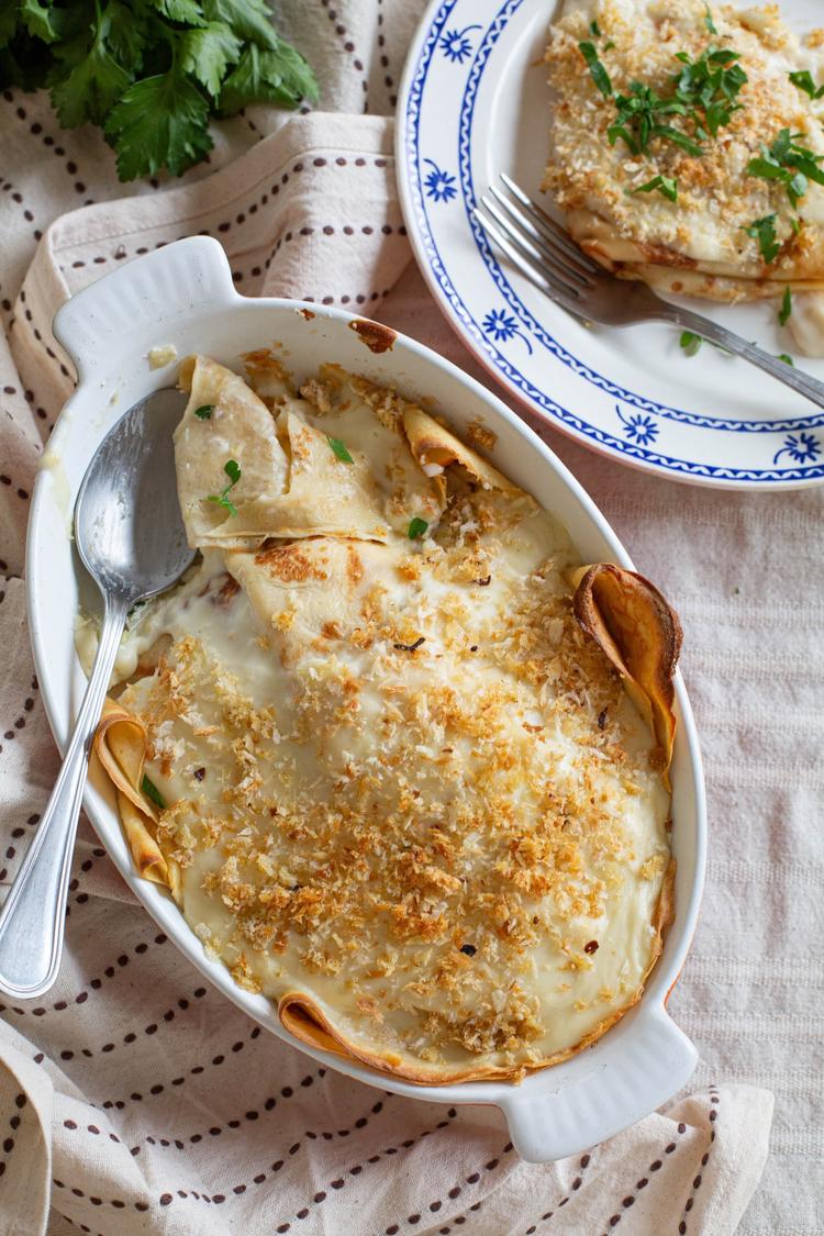 Pannekaker med sopp, purre og ostesaus