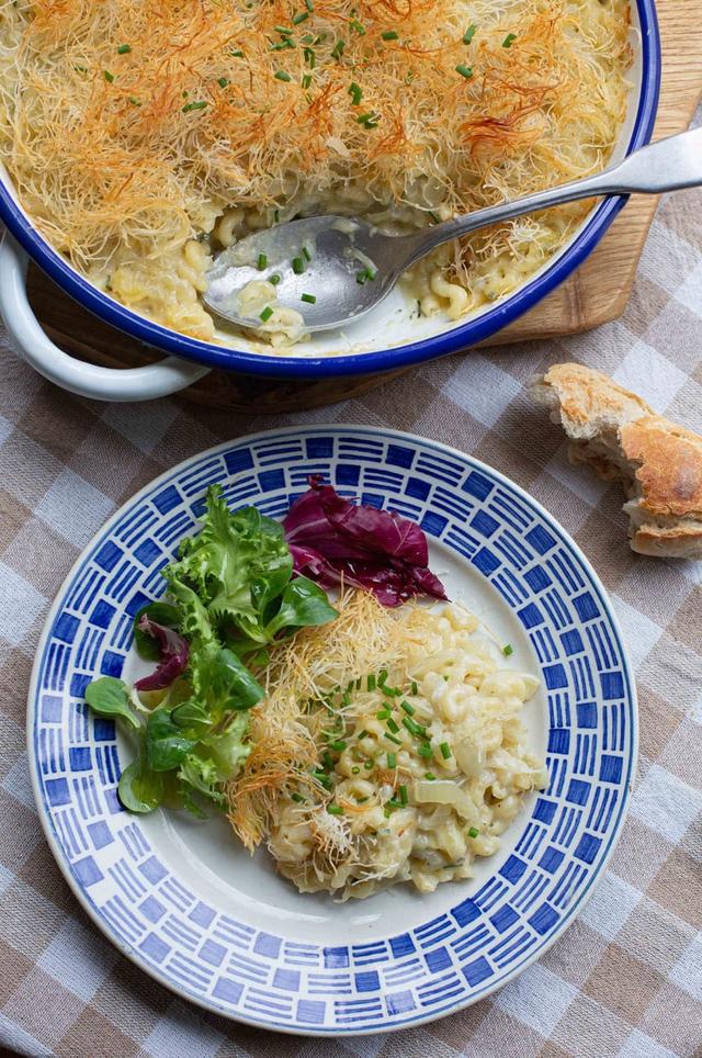 Mac and cheese med blåmuggost og karamellisert løk