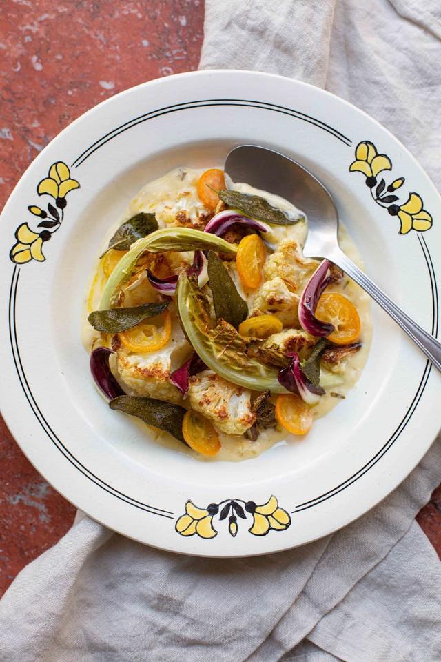 Ovnsbakt blomkål med beurre blanc og citrus