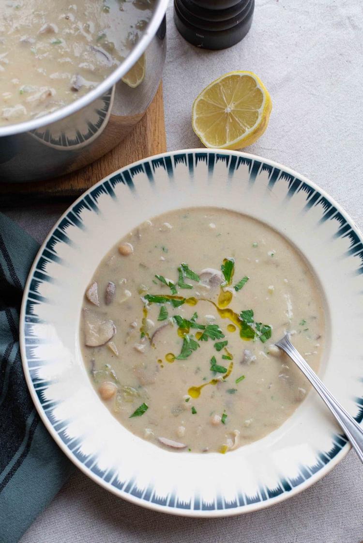 Kremet soppsuppe med potet og kikerter