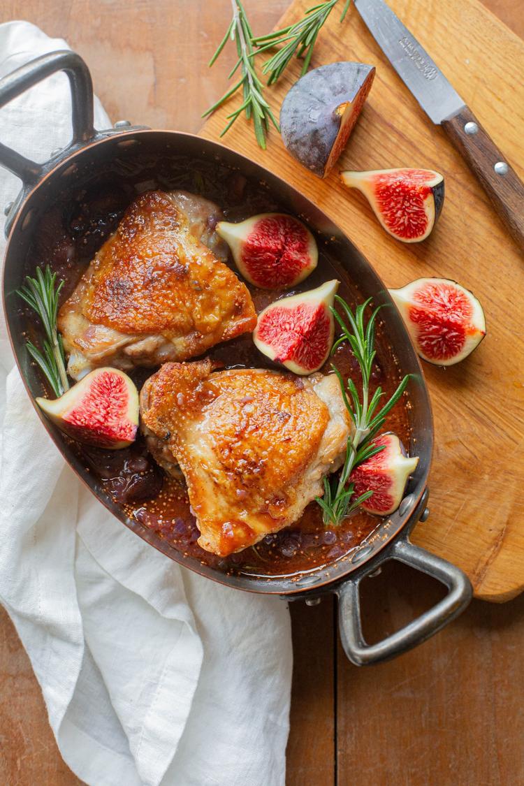 Ovnsbakte kyllinglår med fiken og rosmarin