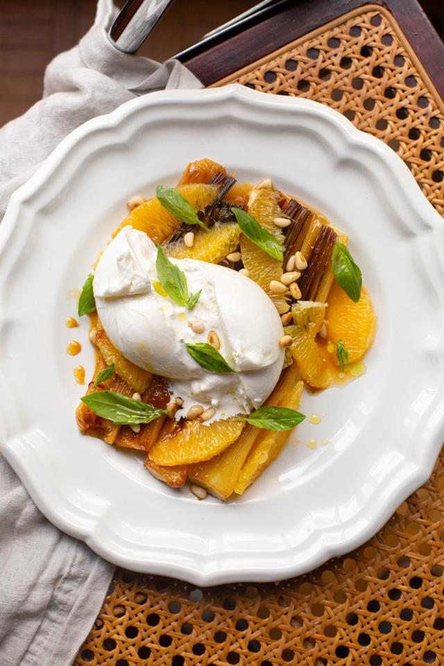 Braisert purre med appelsin, ingefær og burrata