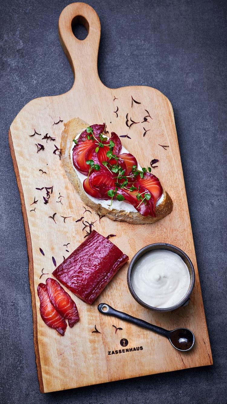 Beetroot Salma Salmon with Toasted Sourdough Bread ans Horseradish Cream
