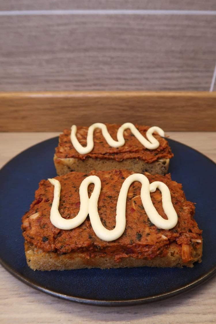 Vegan mackerel in tomato